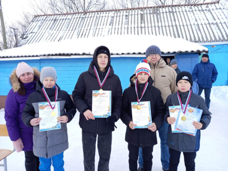ШКОЛЬНИКИ РАЙОНА СОСТЯЗАЛИСЬ В ЛЫЖНЫХ ЭСТАФЕТАХ.