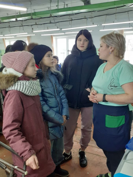 Рузаевская швейная фабрика открыла двери для школьников.